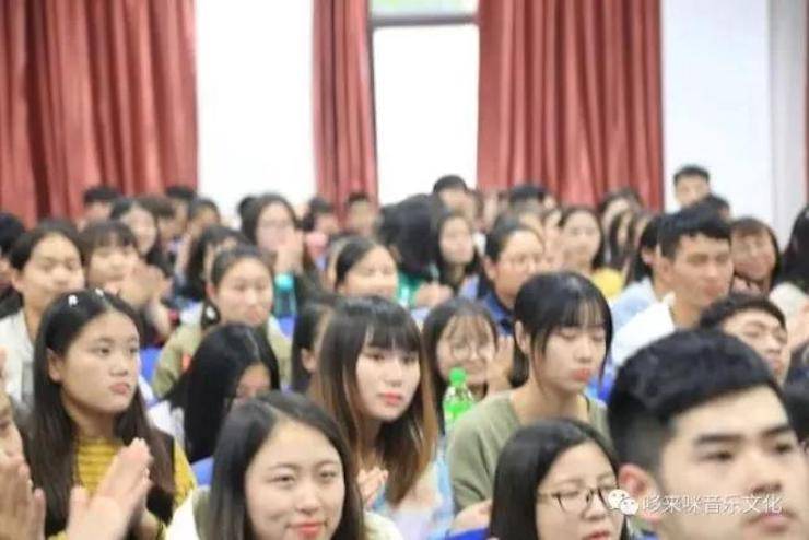 w88win优德艺术家朱楣巡讲《练琴的艺术》——安阳、濮阳站完美落幕