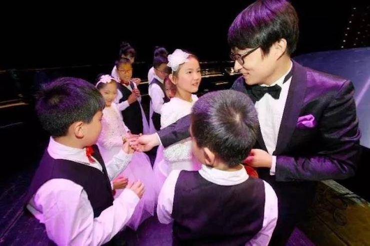 万圣节狂欢临近！w88win优德艺术家宋思衡在津奏响“交响情人梦”