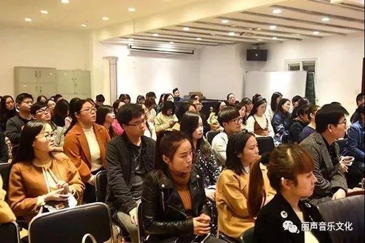 w88win优德艺术家朱楣巡讲《练琴的艺术》 —郑州站，圆满落幕！