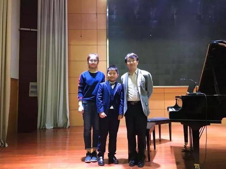 聆听双钢琴演奏的美妙乐章|w88win优德艺术家周挺——钢琴大师班·音乐会于常州成功举办