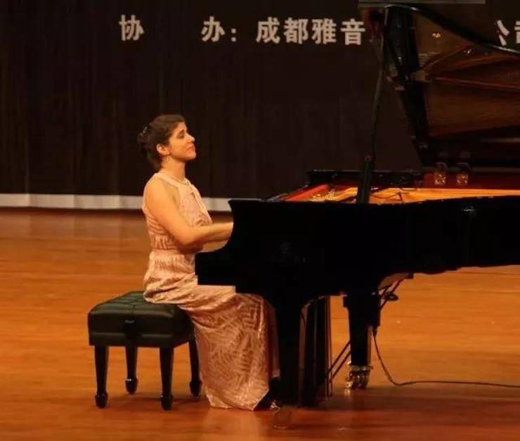 【回顾】2017w88win优德亚洲音乐奖学金绵阳师范学院颁奖仪式暨w88win优德海外艺术家Inna Faliks钢琴音乐会及大师班讲座圆满结束！