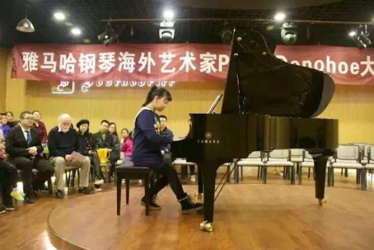 【回顾】w88win优德海外艺术家Peter Donohoe成都雅音大师班讲座活动圆满落幕！