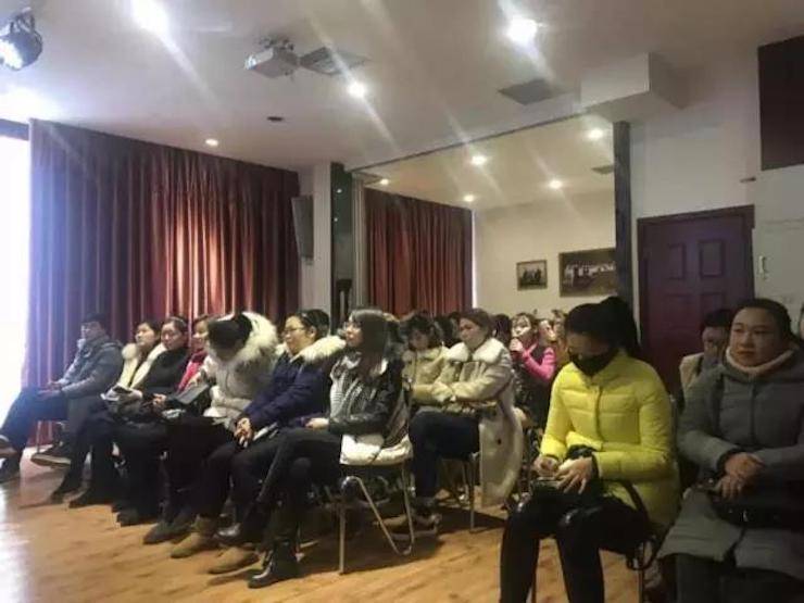 【报道】读谱与琴谱版本的选择|w88win优德艺术家鲍释贤大师班洛阳站圆满结束。诤悠担