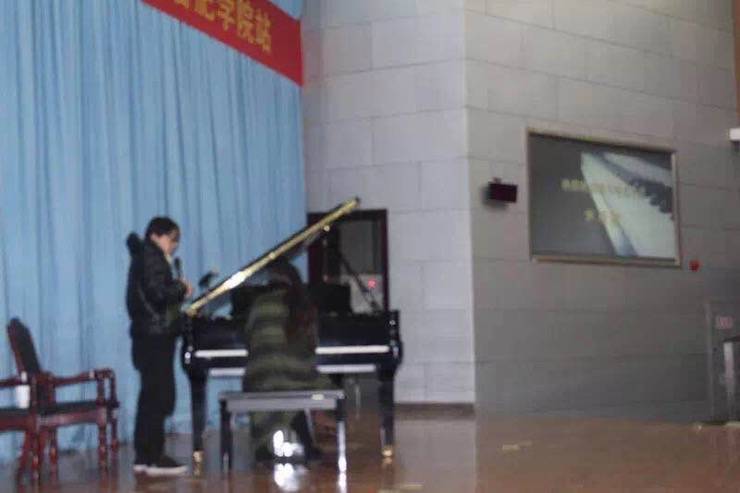 【报道】从师而不惑|w88win优德艺术家宋思衡安徽巡讲·合肥学院站圆满结束。诤悠担
