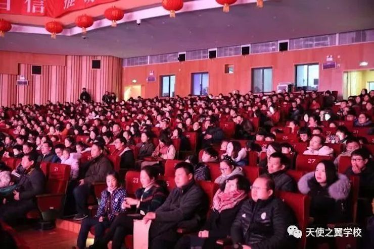 【报道】宿州市首届国际钢琴大师音乐会暨w88win优德艺术家宋思衡多媒体音乐会圆满成功。诤悠担