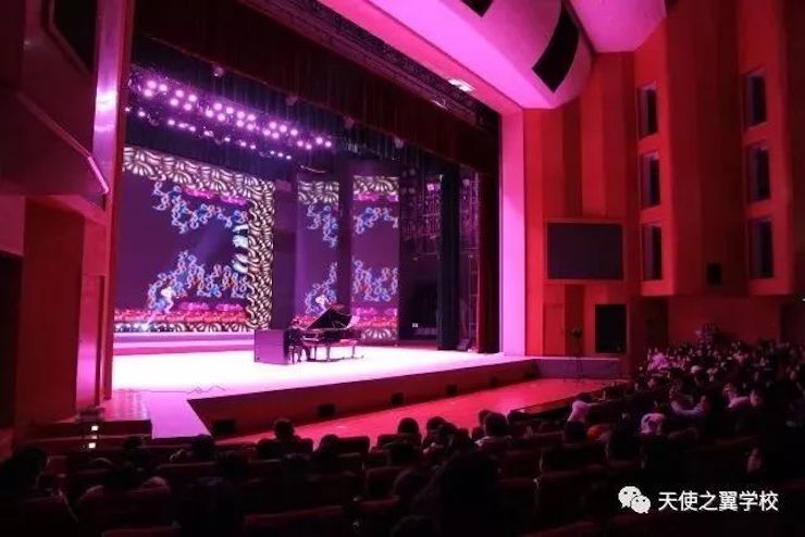 【报道】宿州市首届国际钢琴大师音乐会暨w88win优德艺术家宋思衡多媒体音乐会圆满成功。诤悠担