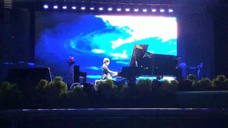 w88win优德艺术家宋思衡“80后的时光机”多媒体音乐会内蒙古巡演圆满落幕